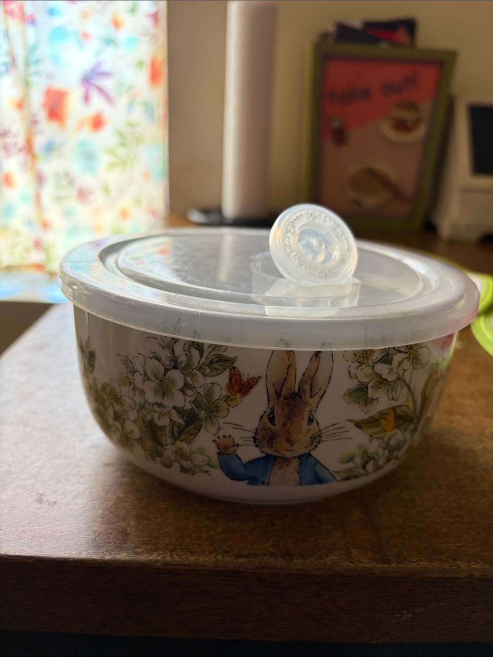 Ceramic Peter Rabbit Storage Bowl with Clear Airtight Lid - White